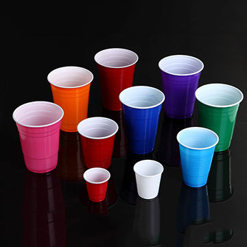 Plastic cups and tumblers